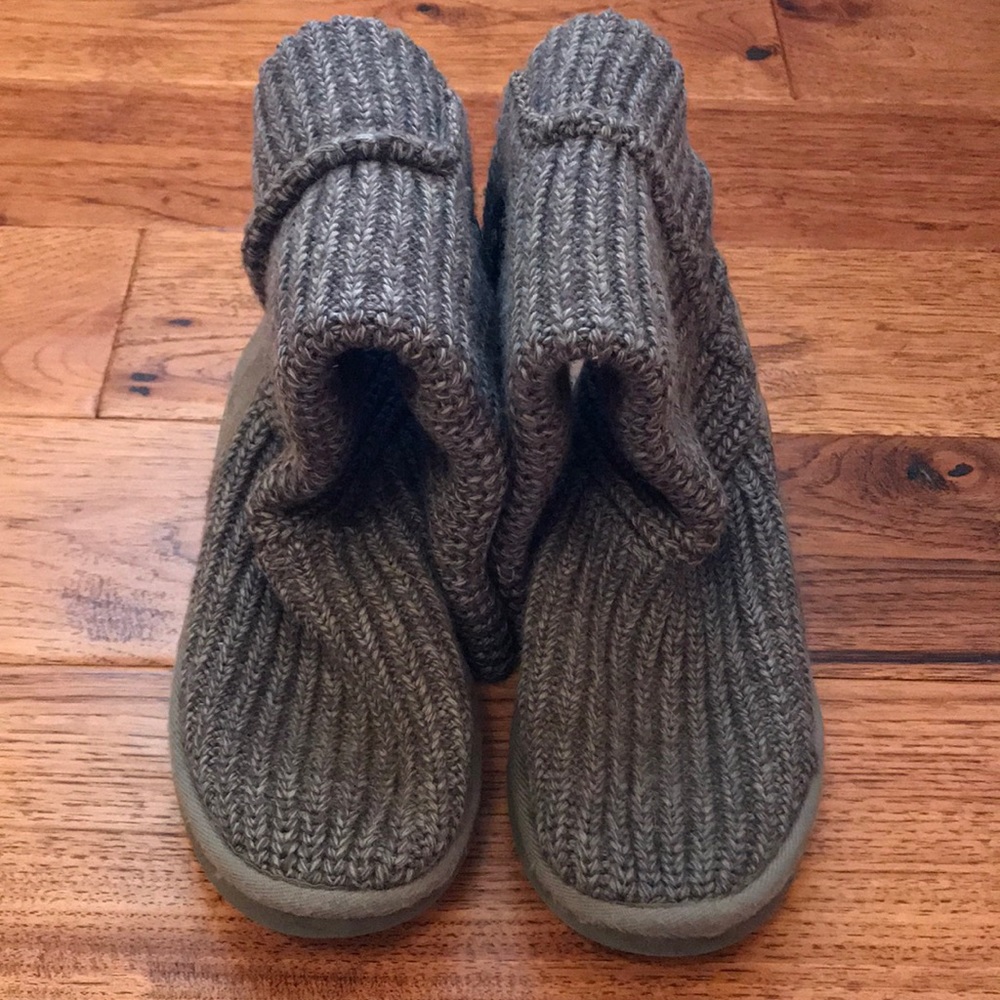 UGG Tall Cardy Boots 🌟